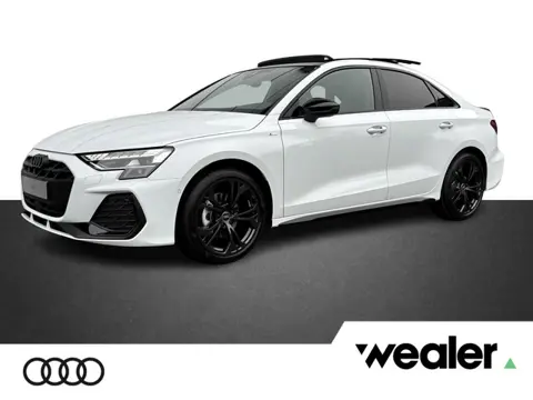 Audi A3 Limousine 30 TFSI S edition 116 pk S-tronic | 18" Velgen lichtmetaal | Elektrisch Panoramada