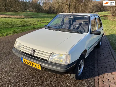 Peugeot 205 1.1i GL 95000 km!