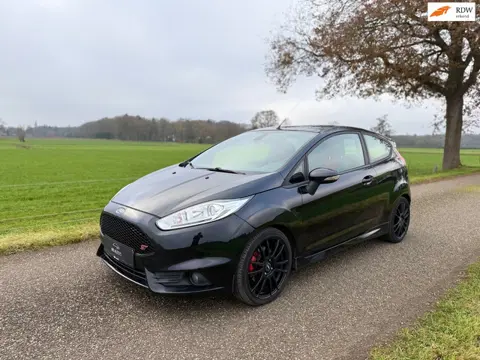 Ford Fiesta 1.6 ST AIRCO / PARKEERSENSOREN / NIEUWE APK