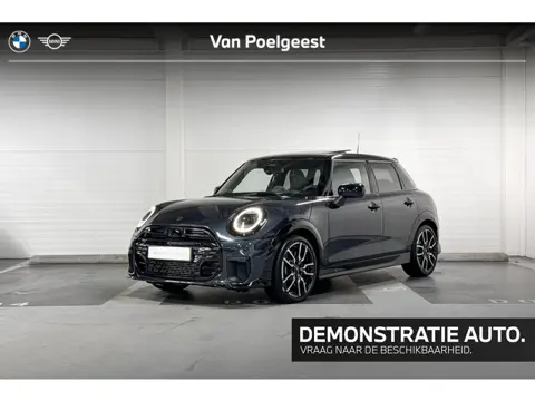 MINI Cooper 5-deurs S | John Cooper Works Uitvoerung |  Pakket XL | 18" JCW Lap Spoke two-tone