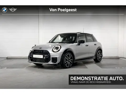 MINI Cooper 5-deurs S | John Cooper Works Uitvoering | Pakket XL | 18" John Cooper Works Lap Spoke t