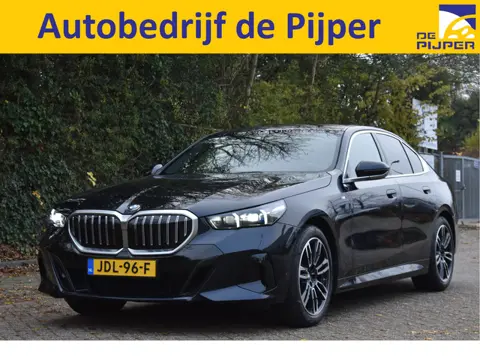 BMW 5 Serie 520i M-Sport Comfort pack 208 pk | Vol | Pano.dak | HUD | Harman/Kardon | Keyless | Memo