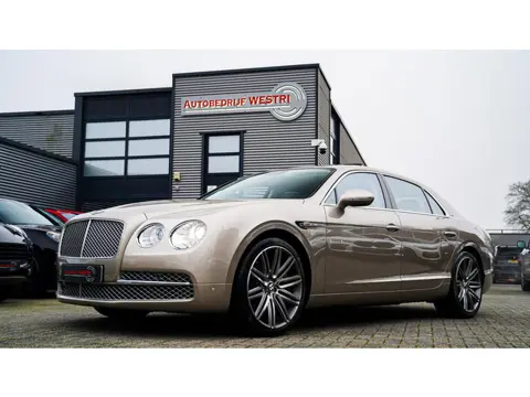 Bentley Flying Spur 6.0 W12 | Massage voor/achter | Pano | Stoelverkoeling | Tv | Achteruitrijcamera