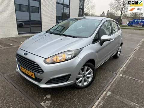 Ford Fiesta 1.0 Style / APK / AIRCO / NAP / BOEKJES / TWEE SLEUTELS / ZEER NETTE AUTO!!!