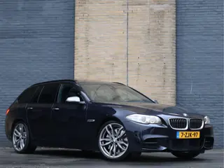 BMW 5 Serie Touring M550d xDrive M Sport | HUD | ACC | Harman/Kardon | Softclose | Pano | Comfortsto