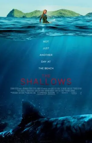 THE SHALLOWS filmposter.