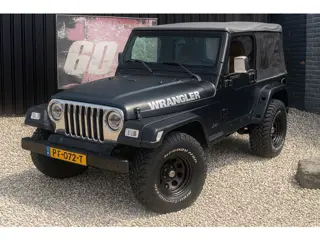 Jeep Wrangler 4.0i BLACK & CHOME-BLIJVEND YOUNGTIMER-