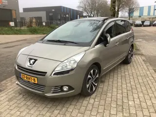 PEUGEOT 5008 1.6 THP FAMILY 7P.