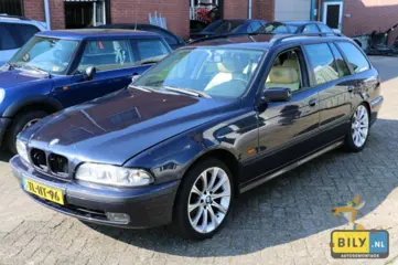BILY biedt ter demontage met schade BMW E39 523i 1998