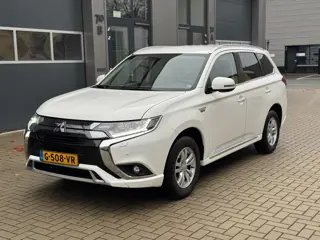 Mitsubishi Outlander 2.4 PHEV Pure