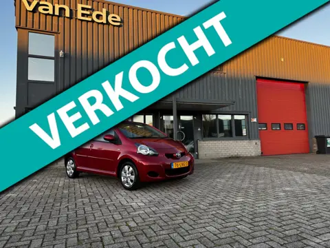 Toyota Aygo 1.0-12V Aspiration Red 5drs Airco Navi