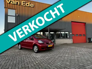 Toyota Aygo 1.0-12V Aspiration Red 5drs Airco Navi