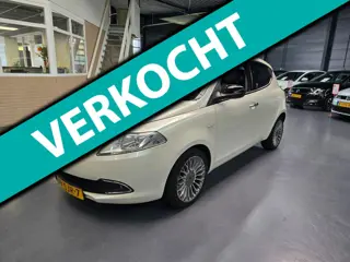 Lancia Ypsilon 0.9 TwinAir Platinum AUTOMAAT PANO NAP NL AUTO