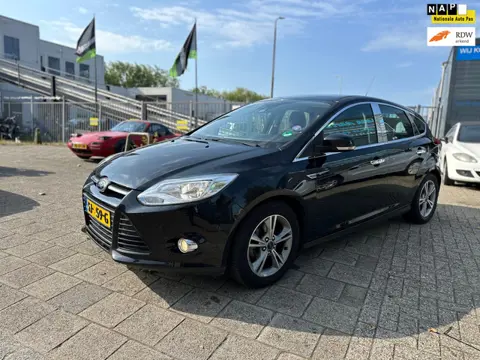 Ford Focus 1.0 EcoBoost Trend | Lage km | dist-riem vervangen! Veel options!