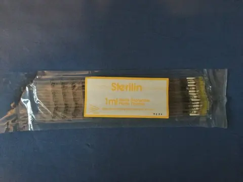 25 Serologische(wegwerp) pipetten 1ml/0.01