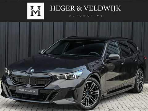 BMW 5 Serie Touring 530e xDrive · M-Sport · Shadow Line · Panoramadak · Harman/Kardon · 360 Camera ·