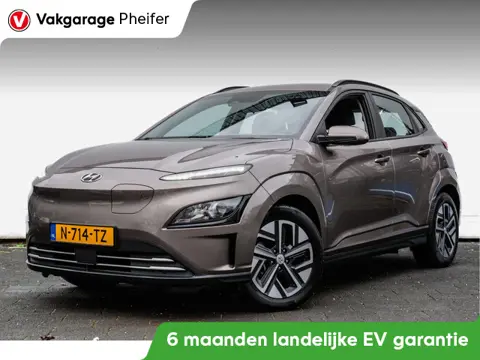 Hyundai KONA EV Comfort 64 kWh SOH 100% Trekhaak/ 3-Fase/ Facelift!/ Navigatie/ Carplay/ Krell audio