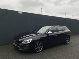Volvo V60 2.0 D4 R-Design RIJDT NIEUW-ZEER SUPER-XENON-181PK