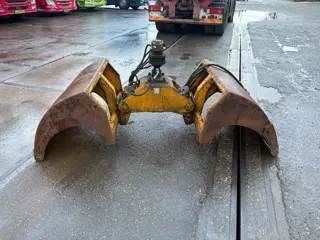 Diversen 17X GRIJPER / KNIJPER - 13 PIECES