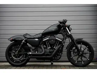 Harley Davidson XL 883 N Sportster Iron 5HD Black Edition Navigatie