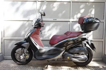 Piaggio Beverly Zwart 350cc ABS ASR 11-MD-HN
