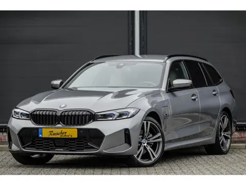 BMW 3 Serie Touring 330e 292Pk | Plug-In Hybrid | M-Sport | X-Drive | Head-Up Display | LED | 19'' |