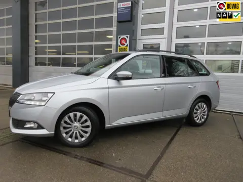 Skoda Fabia Combi 1.0 TSI Ambition / Navi / Carplay/ PDC