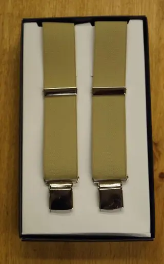 4-clips bretels in de lengte 135 en 150 cm.