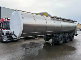 Burg O-3-45T, 2 AXEL STEERING,34000 LITER (bj 2010)