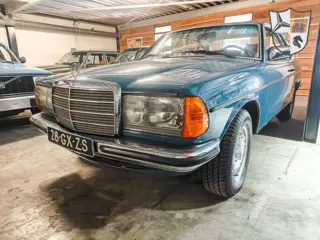 Mercedes-Benz 200-280 (W123) 230 C