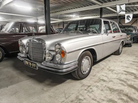 Mercedes-Benz 280 SE 3,5 AUTOMATIC