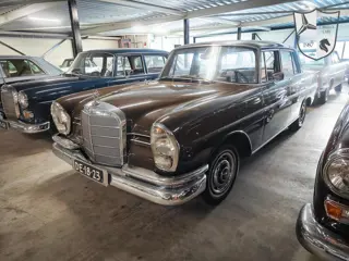 Mercedes-Benz W111 220 SE | Airco Stuurbekrachtiging