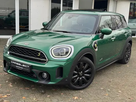 MINI Countryman 2.0 Cooper SE ALL4 Classic Trim Panoramadak Harman/Kardon Head-up Vol opties