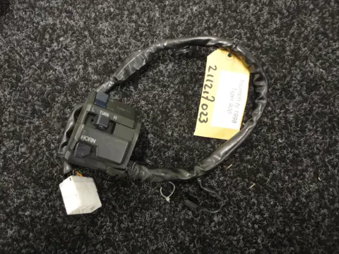 STUURSCHAKELAAR LINKS Triumph Tiger 900 1993 - 1998