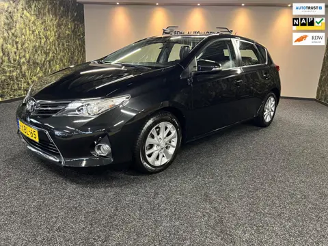 Toyota Auris 1.3 Now-Navi-Camera-Nap-Trekhaak-