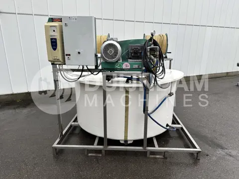 Empas 34-85-45 Spuitreservoir/bak 2200 liter  met 2 haspels en pomp