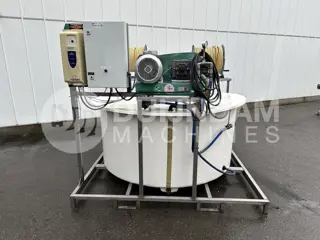 Empas 34-85-45 Spuitreservoir/bak 2200 liter  met 2 haspels en pomp