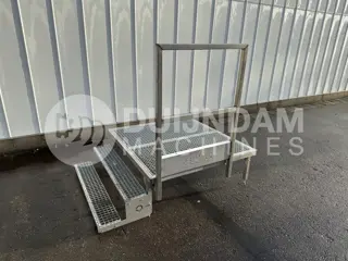 Oudijk Platform /plateau met trapje 129 x 134 cm met leuning