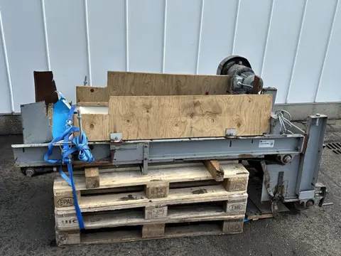 Zelfbouw transportband 160 x 60 cm met verstelbare ijzeren rol  Gebruikt als ontsteningsmachine