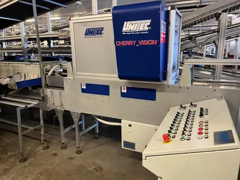 Unitec Cherry_Vision Unical 200 OC 1C8+1 11V174 sorteermachine voor cherrytomaatjes