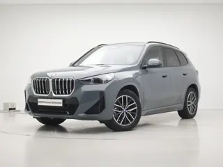 BMW X1 xDrive25e | M-Sport | Panorama | Trekhaak | Voorbereiding Driving Assistant Plus | Privacy Gl