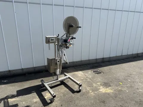 Multivac MR233 etiketteerder