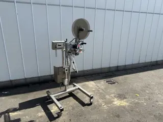 Multivac MR233 etiketteerder