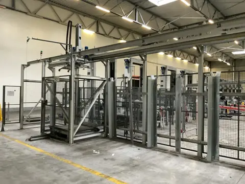 Sorma lege palletvoorraad met portaal en shuttle