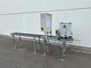 Visser VD-450 afstrooilijn voor trays met rollenbaan