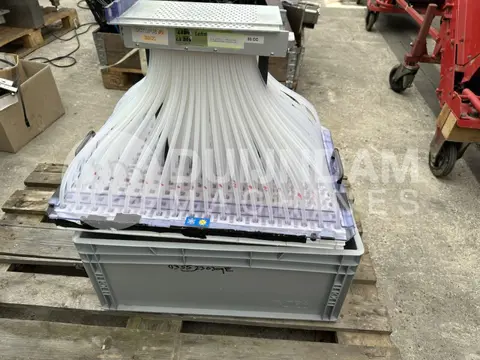 Lehners handzaaimachine voor trays met 216 cellen