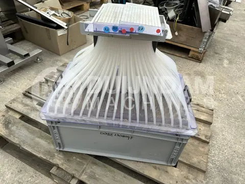 Lehners handzaaimachine voor trays met 216 cellen