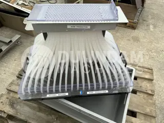 Lehners handzaaimachine voor trays met 285 cellen