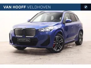 BMW iX1 eDrive20 M Sport / Sportstoelen  / Achteruitrijcamera / M Adaptief onderstel / Comfort Acces