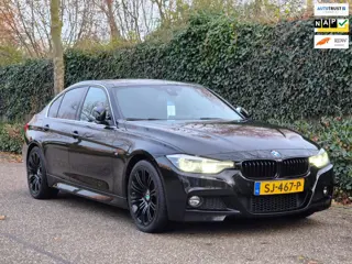 BMW 3-serie 320i M Sport Ed Apple CarPlay Trekhaak Camera Line Assist Shadow Executive